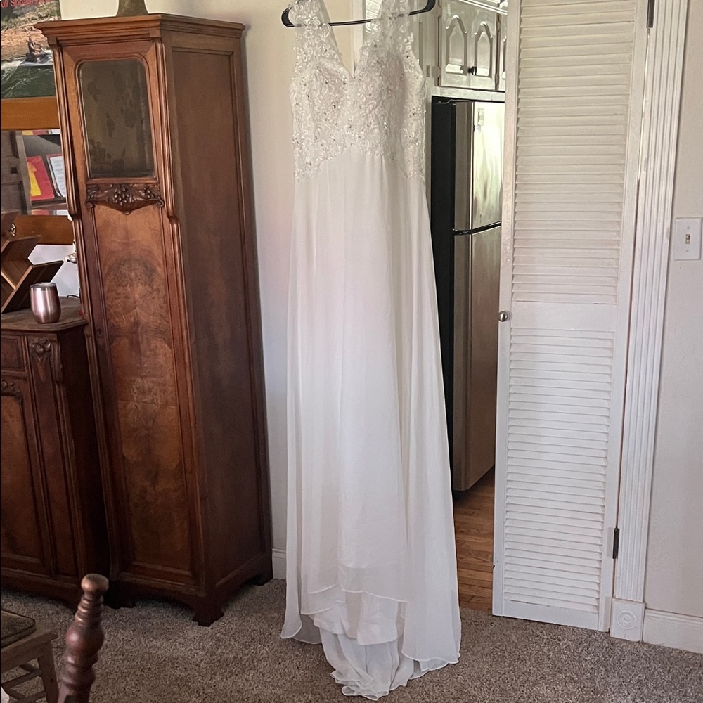 Elegant White Maxi Dress
